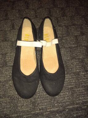 Bloch Character Dance Shoes-6L